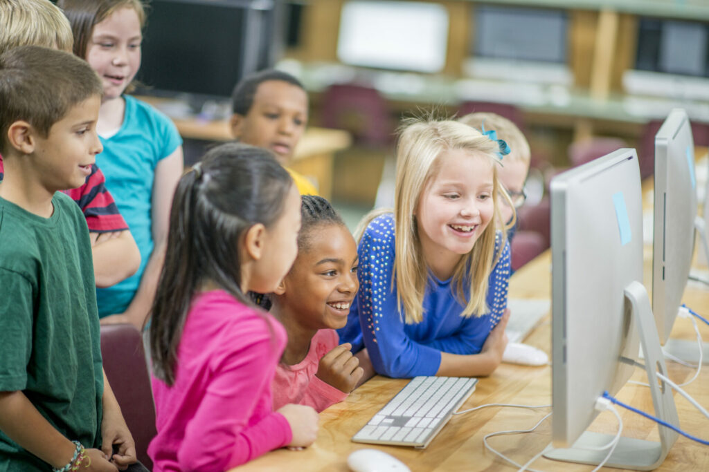 Kinderen achter de computer