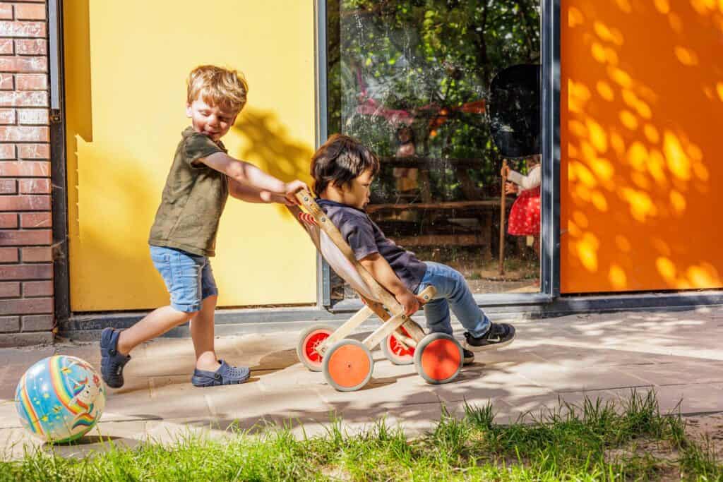 KinderRIjk - spelen in de tuin