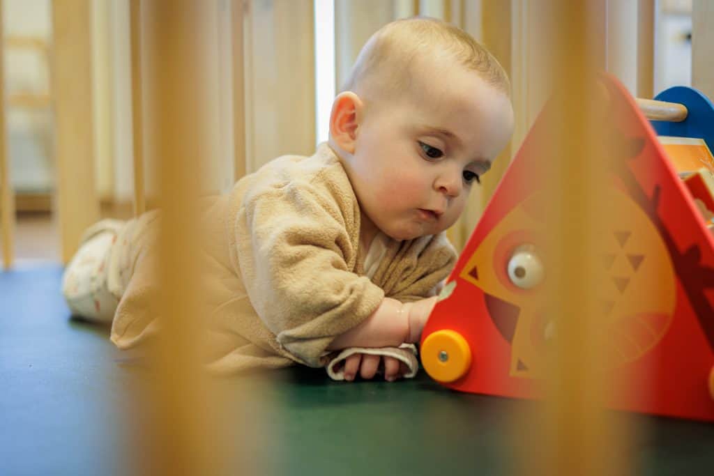 Baby op het kinderdagverblijf