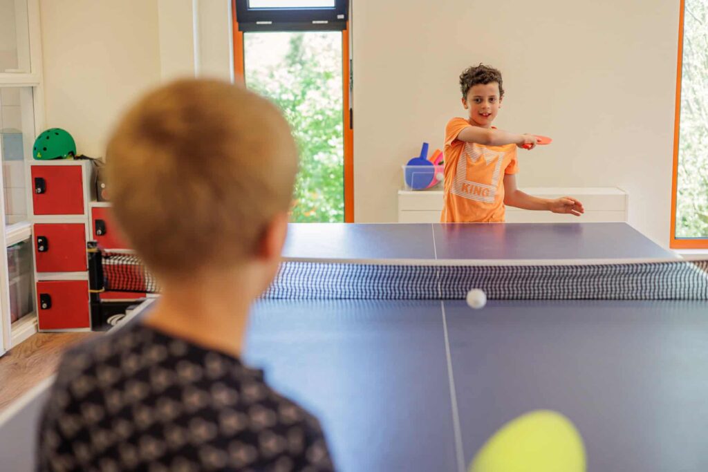 Tafeltennissen bij BSO Schweitzerlaan