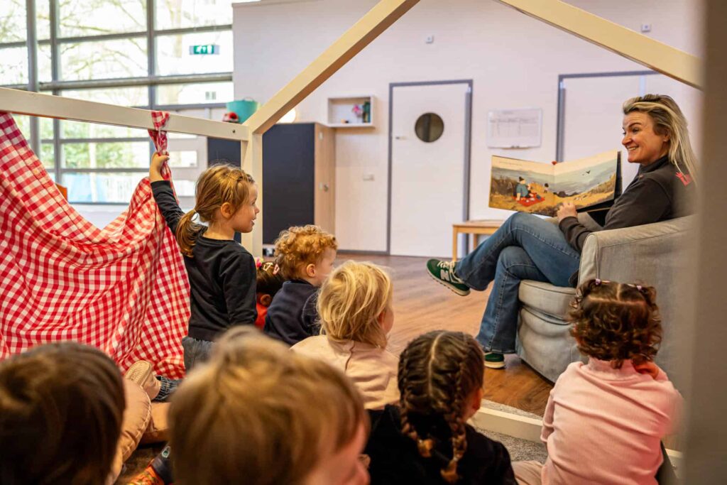 Voorlezen bij KinderRijk Kinderdagverblijf Wimbledonpark